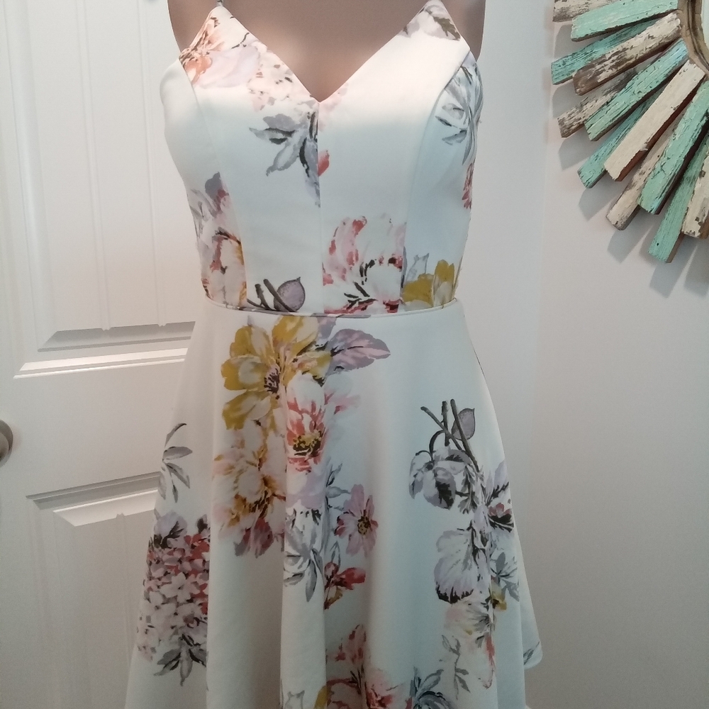 Jodi Kristopher Juniors Sz 1 Floral Print Mini Dress w/Zippered Lace Back